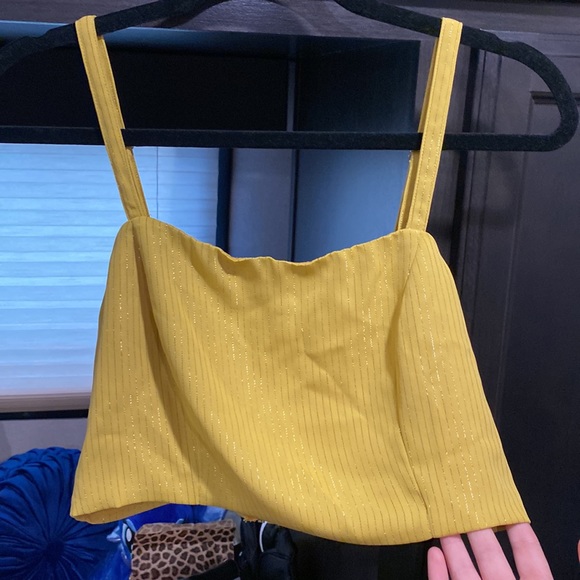 Millennial Pink Daffodil Crop Top - Picture 5 of 8